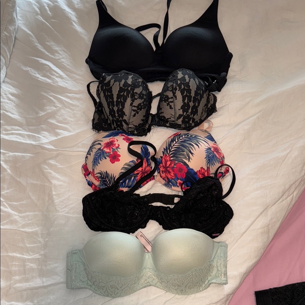 Set of 5 VS/VS PINK Bras - 32c